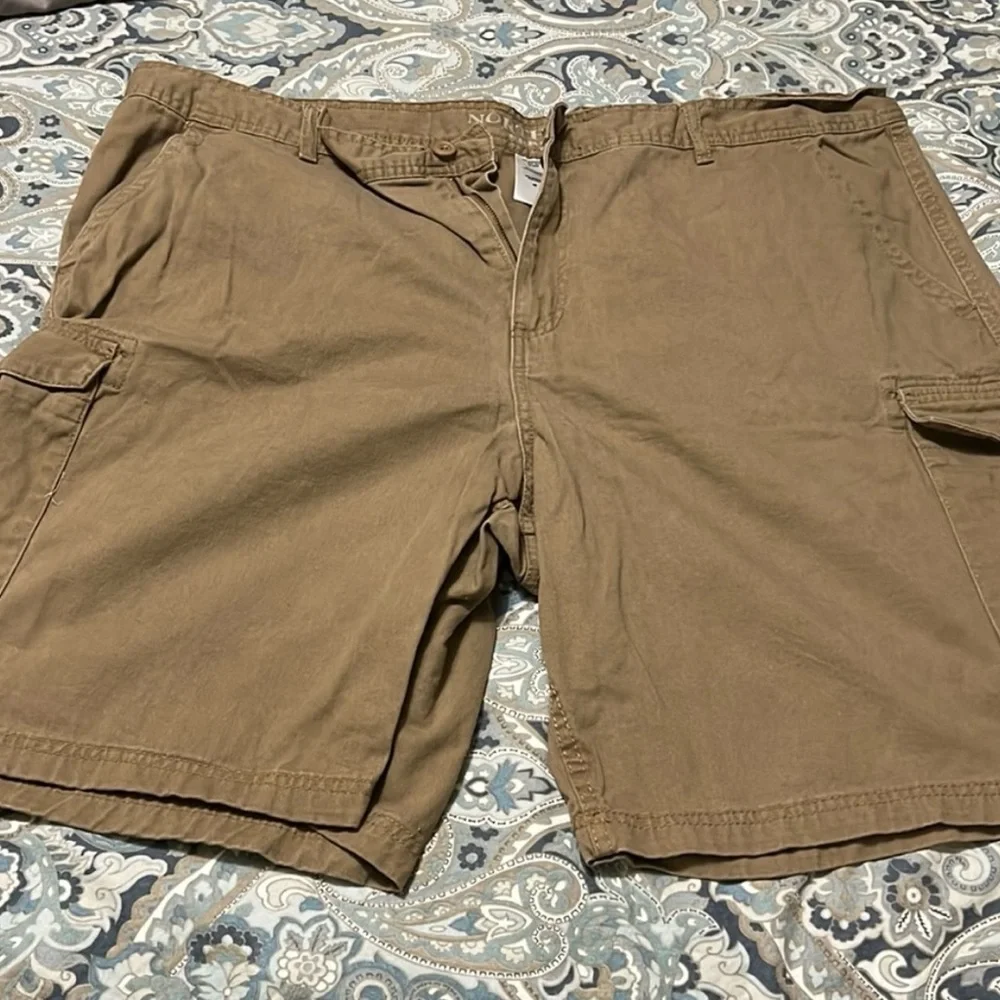 ****** RESERVED for @zandysmama123*******
Men's Camouflage Cargo Shorts - Picture 3 of 3
